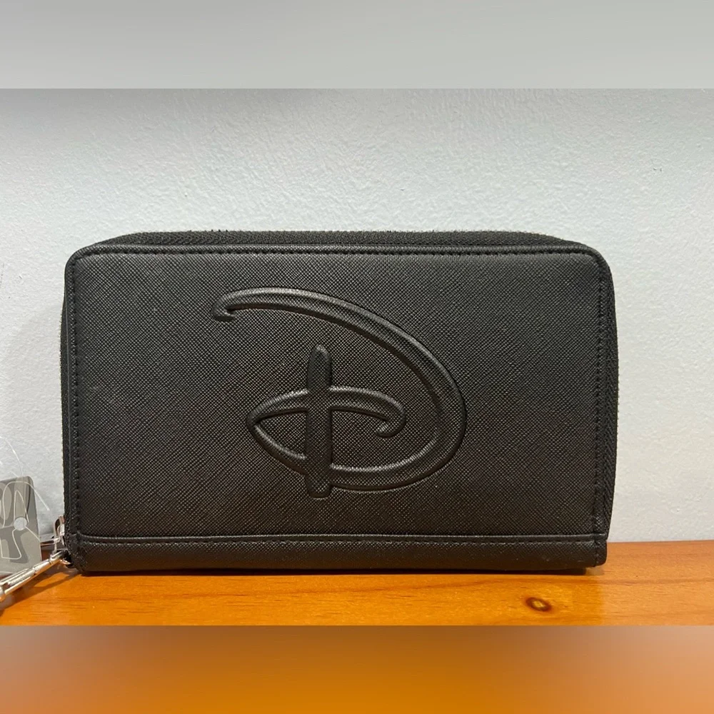BUCKLE DOWN NWT Disney Long Zip Around Black D Logo Wallet Small Smudge In Photo